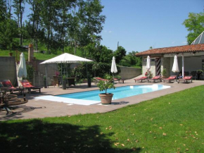 Sun kissed Mansion in Bastia Mondov with Garden